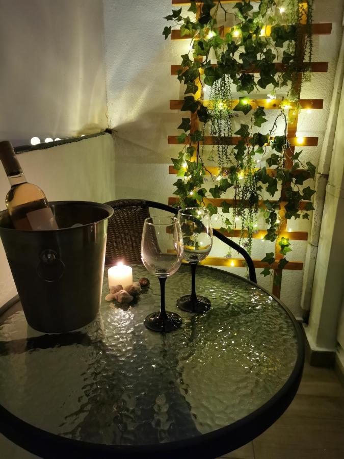 Apartament Downtown Apartment คลูจ-นาโปกา ภายนอก รูปภาพ